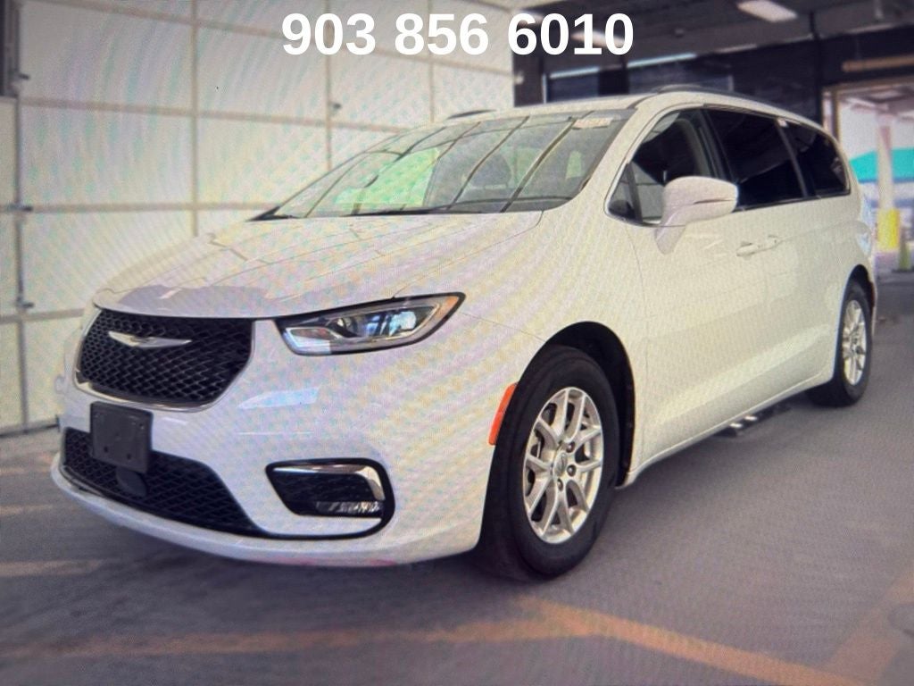 2022 Chrysler Pacifica Touring L in Bright White Clearcoat — front three-quarter view